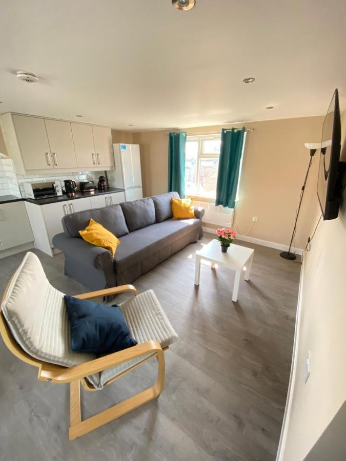 Stunning 1 Bedroom Flat In Wood Green Londres Exterior foto