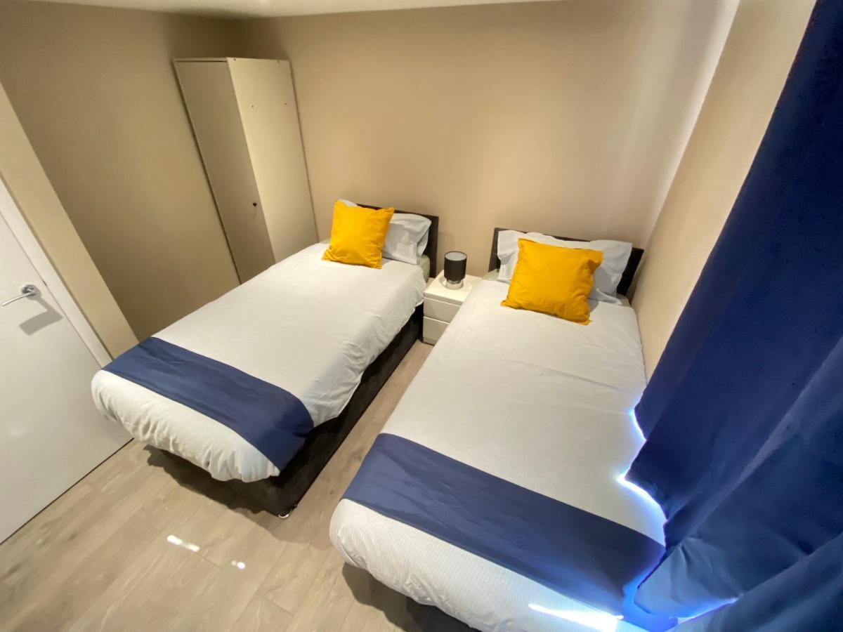 Stunning 1 Bedroom Flat In Wood Green Londres Exterior foto